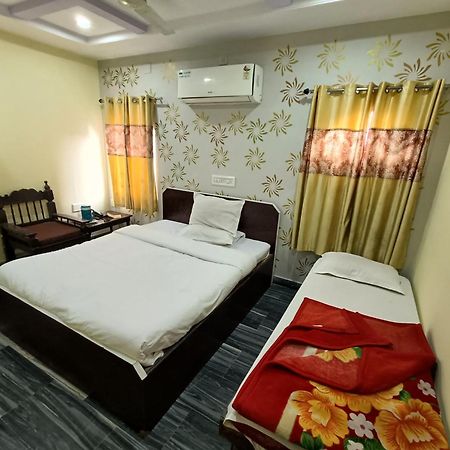 Hotel Gokul Palace Удайпур Экстерьер фото
