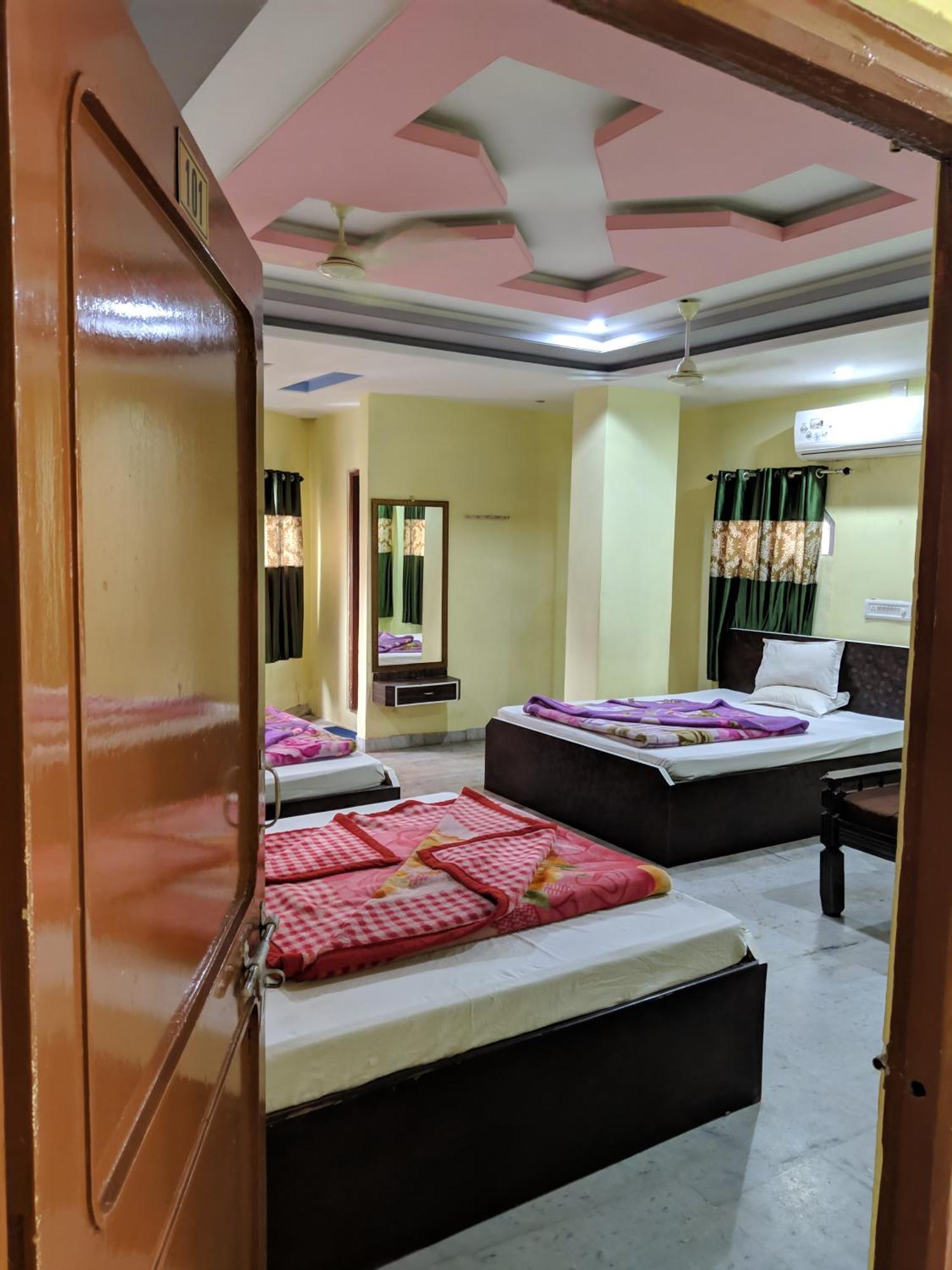 Hotel Gokul Palace Удайпур Экстерьер фото