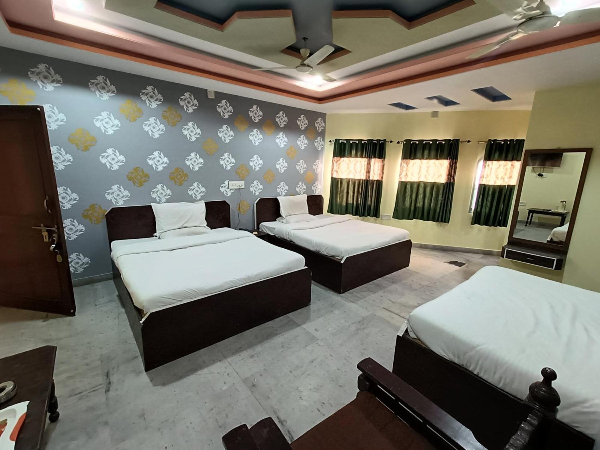 Hotel Gokul Palace Удайпур Экстерьер фото